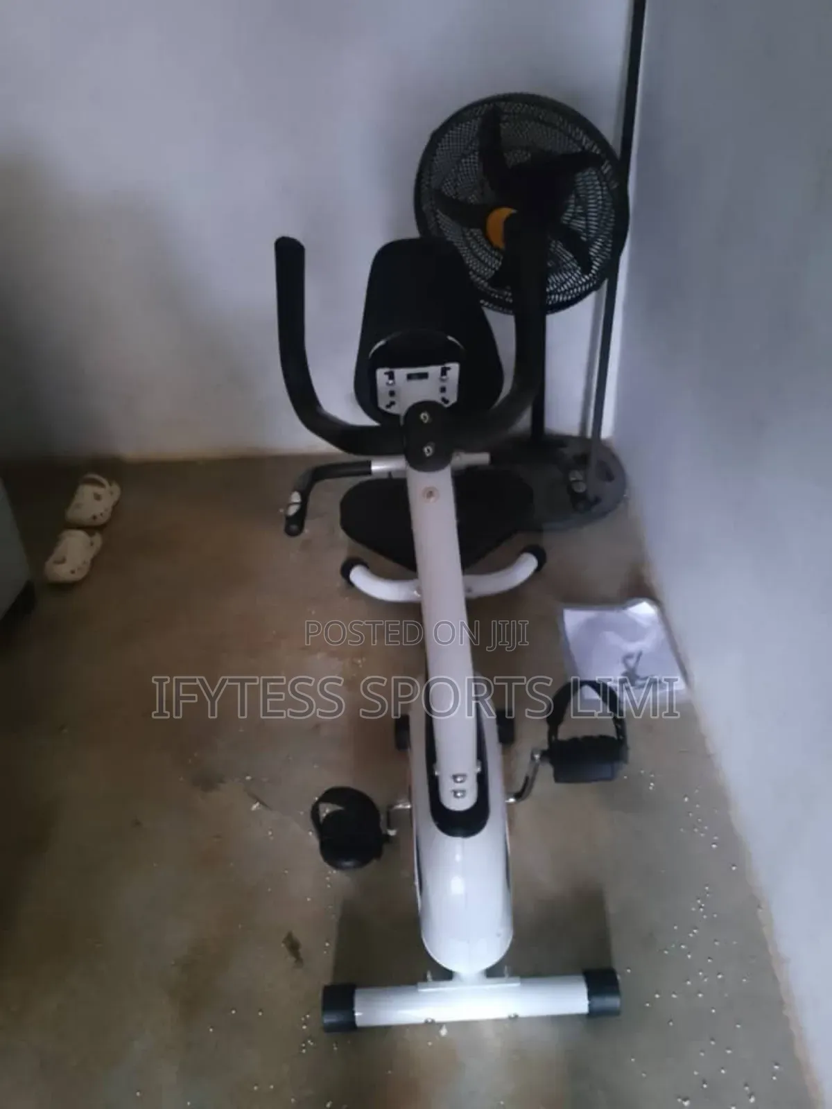Home Use Recumbent Bike Machine.