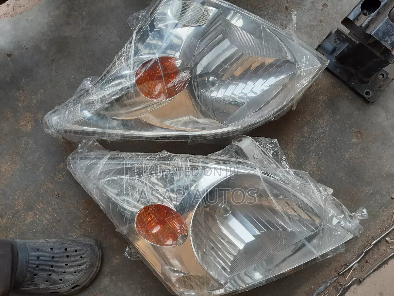 Headlamp for Toyota Land Cruiser Prado