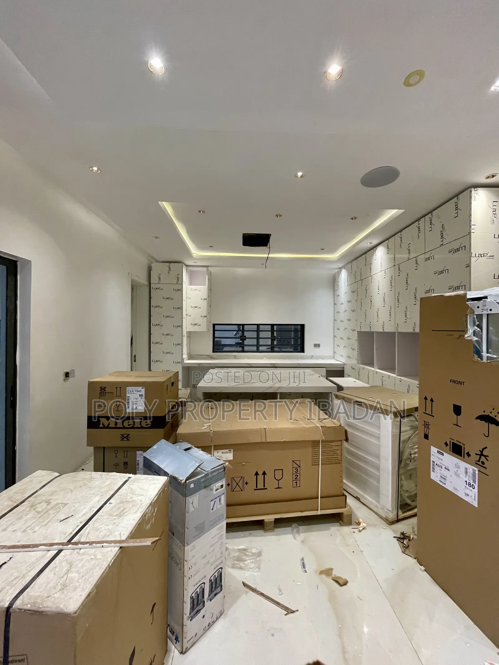 7bdrm Duplex in Kolapo Ishola Gra, Ibadan for sale