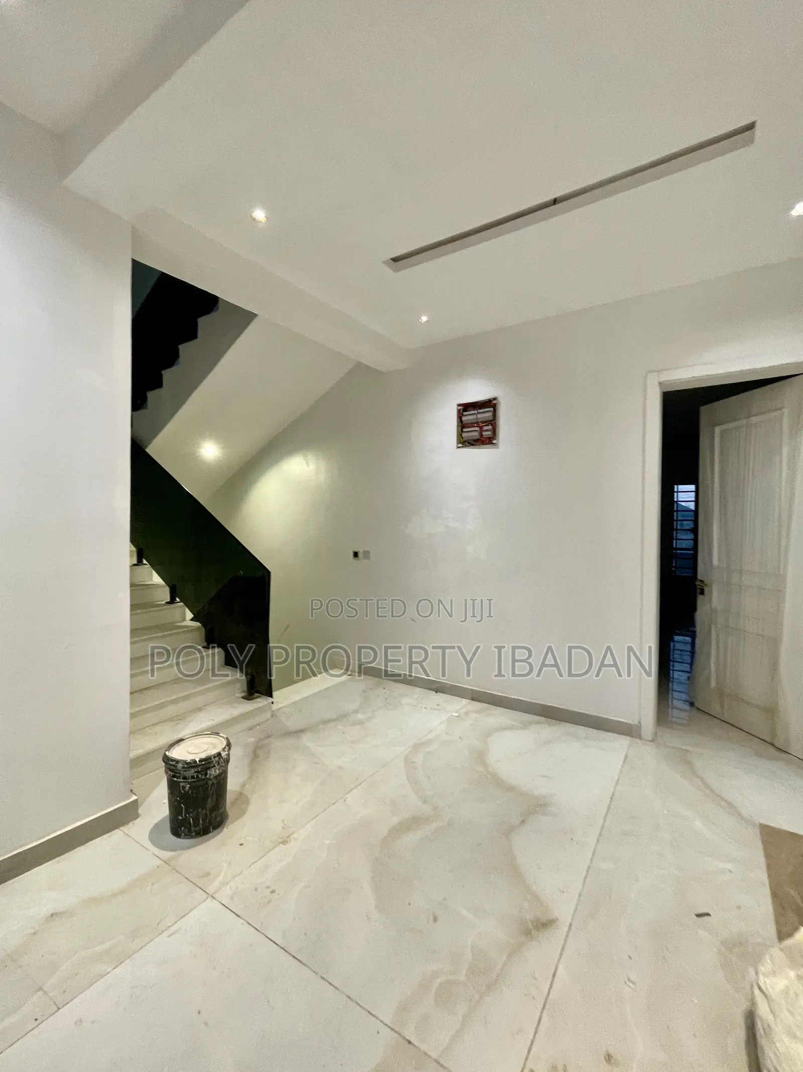 7bdrm Duplex in Kolapo Ishola Gra, Ibadan for sale