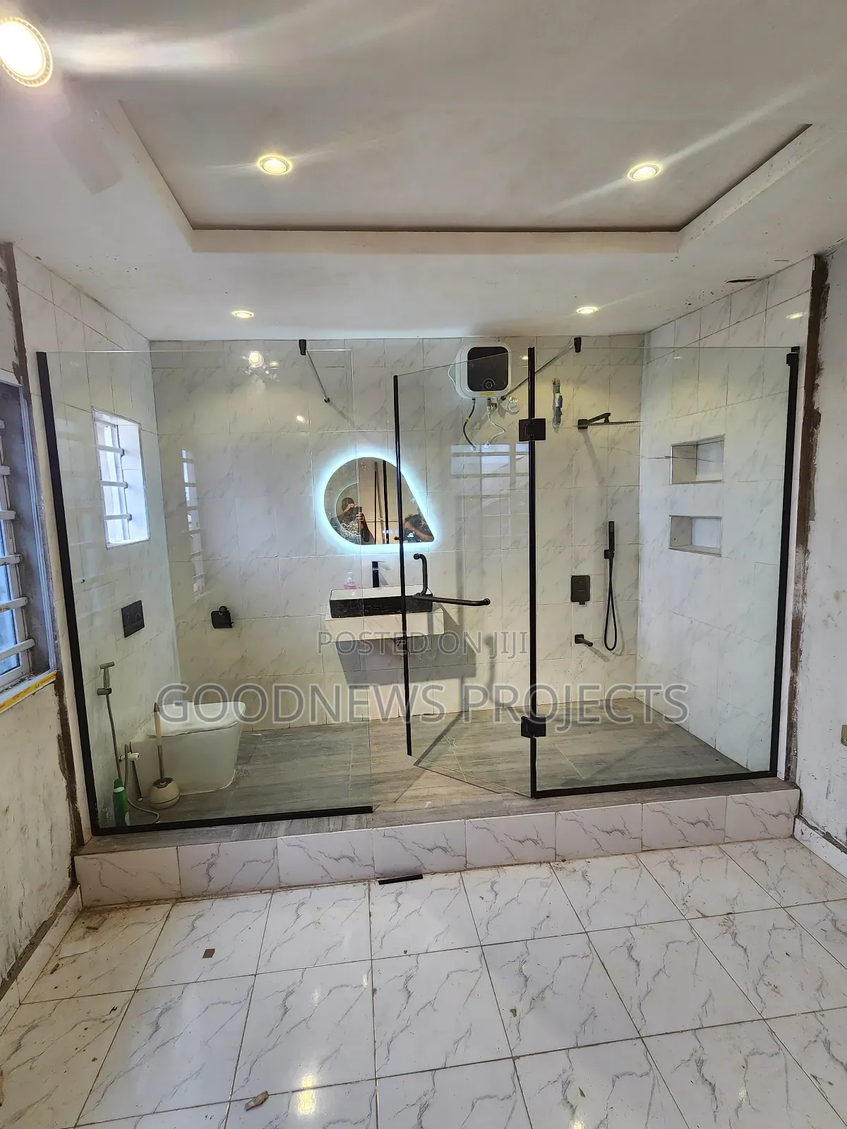 Master Frameless Hinged Shower Glass (Black)