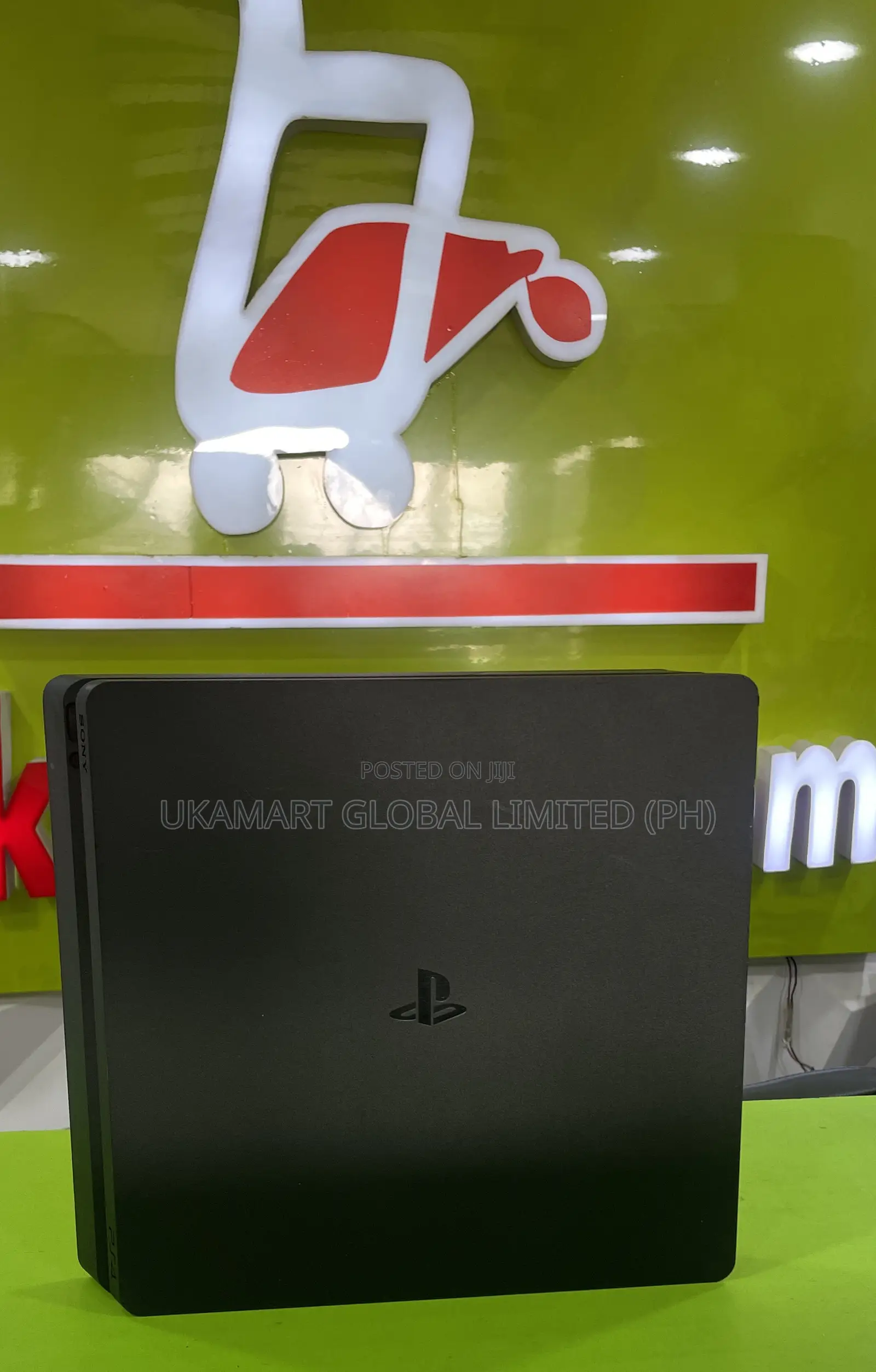 Sony Ps 4 Console Uk Cracked With 6 Games and Game Pad