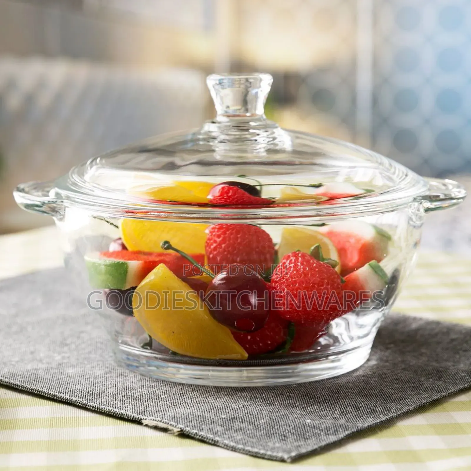 Transparent Glass Salad Bowl With Cover