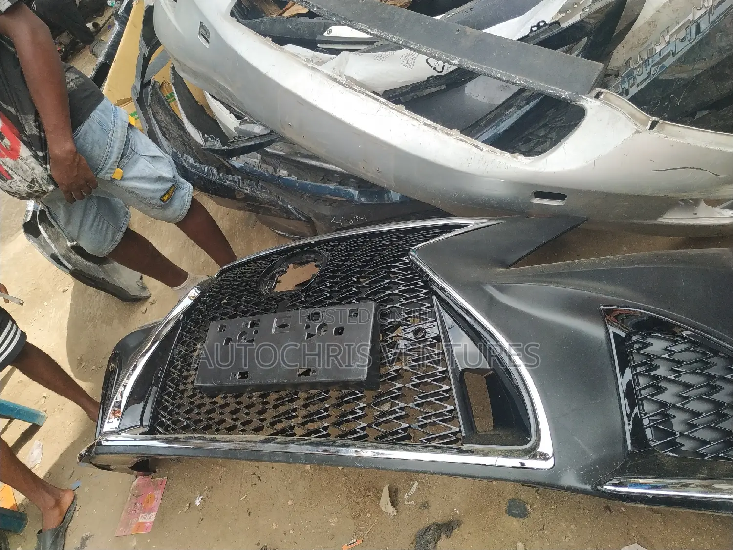 Facelift Bumper for Lexus Is250