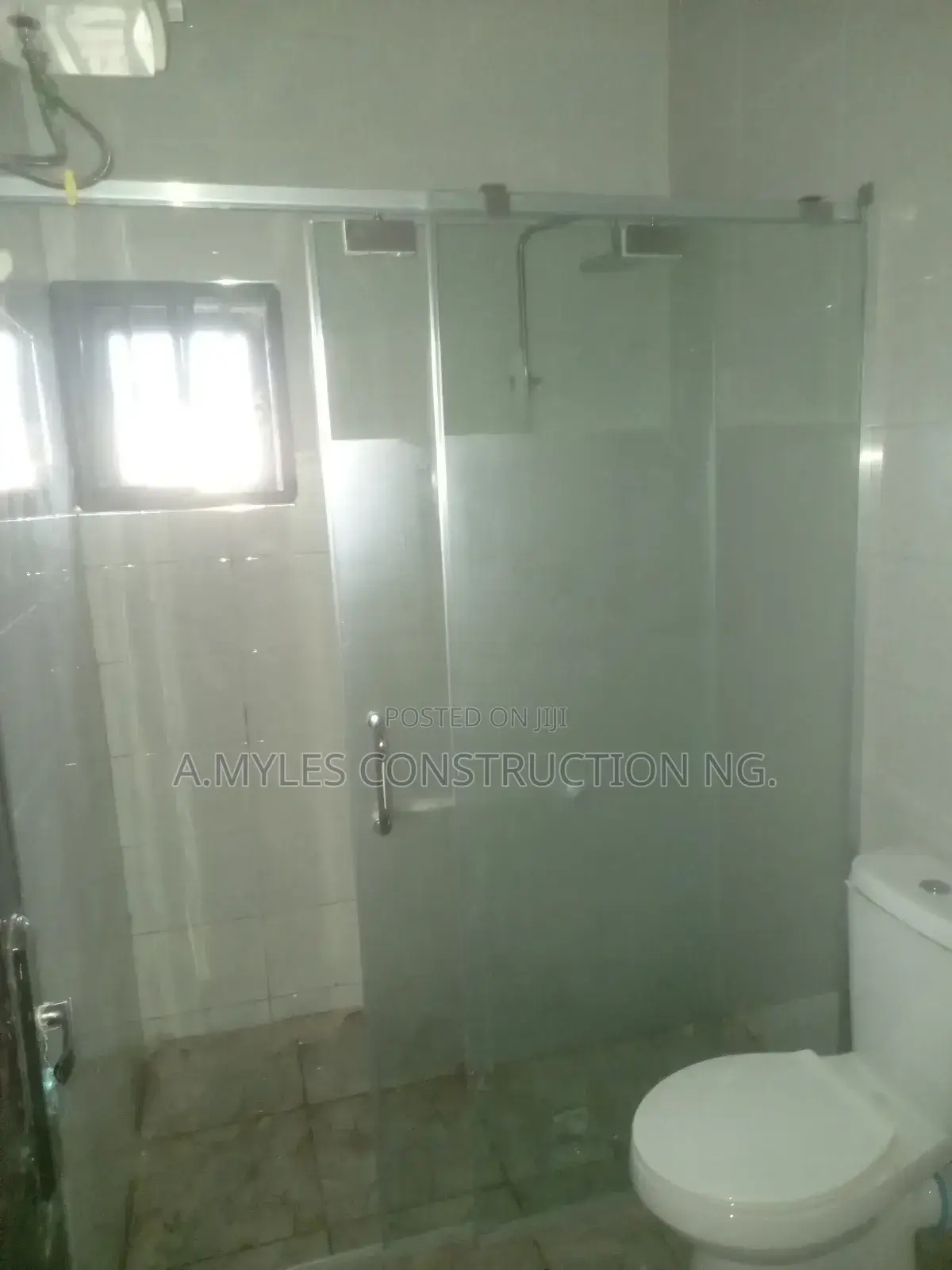 Shower Cubicles Bw