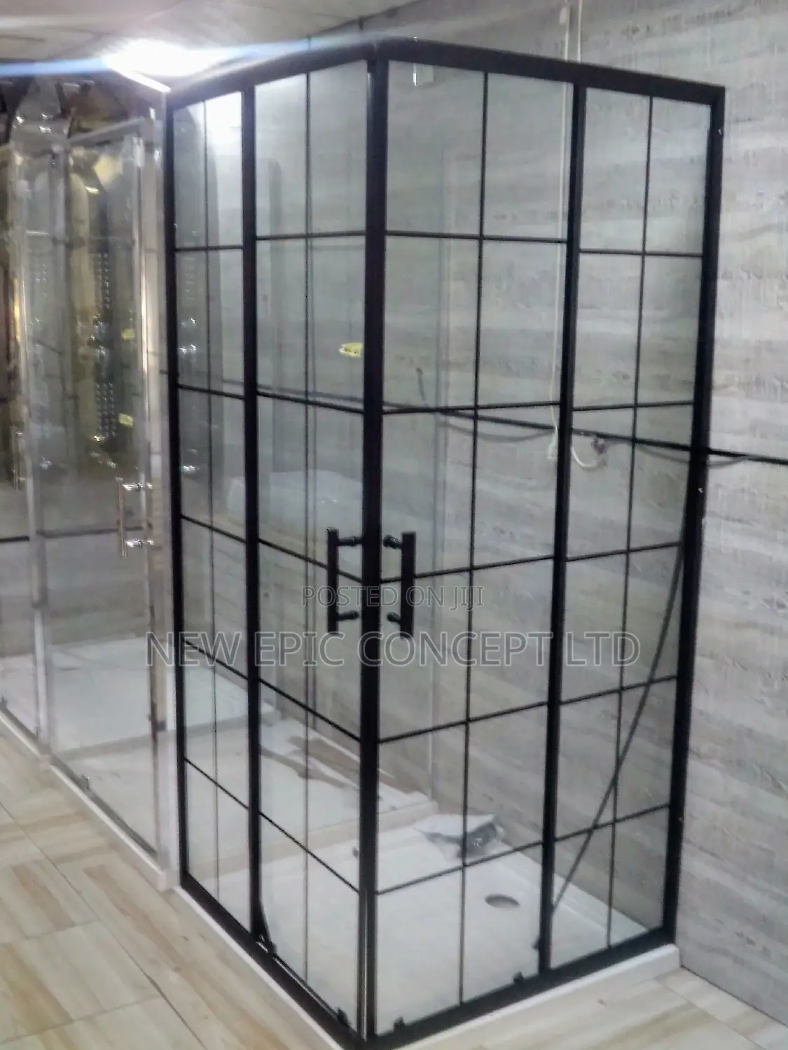High Quality Showe Cubicle With Black Line