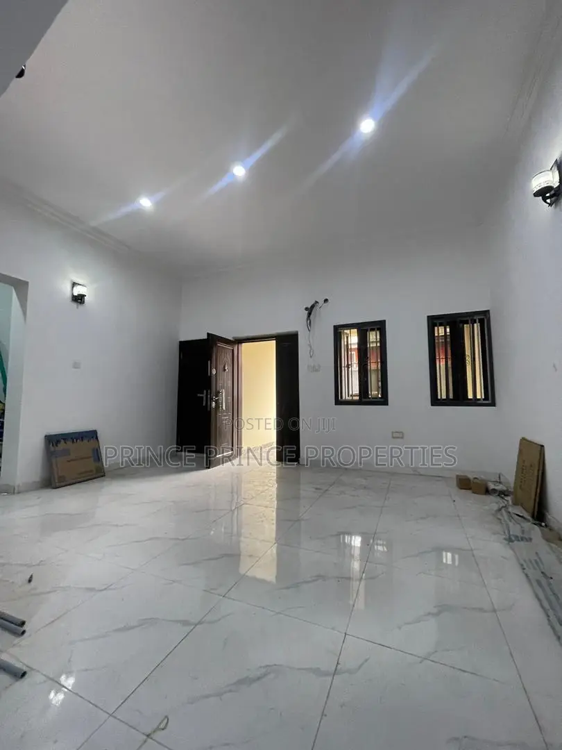 Furnished 2bdrm Block of Flats in Surulere for rent