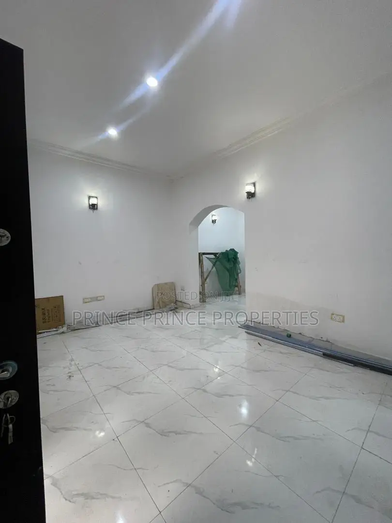 Furnished 2bdrm Block of Flats in Surulere for rent