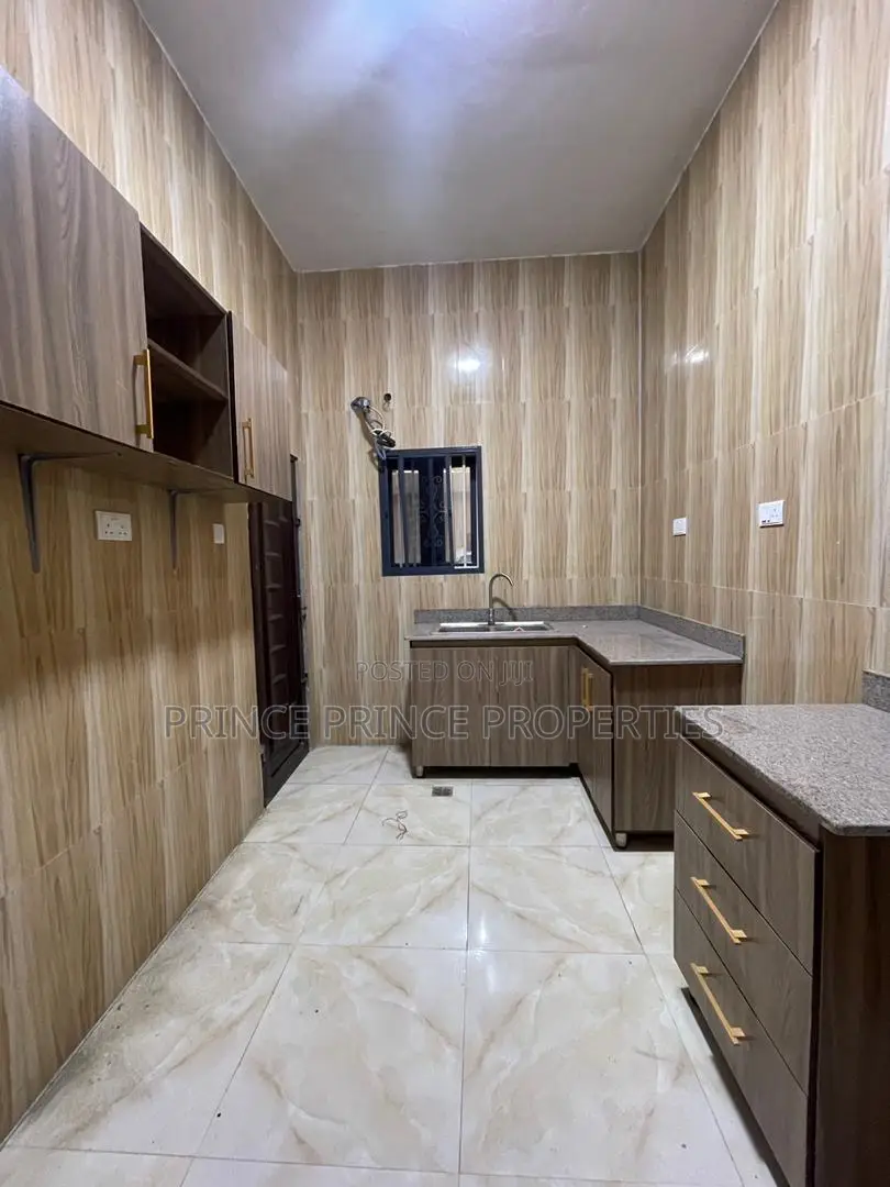 Furnished 2bdrm Block of Flats in Surulere for rent