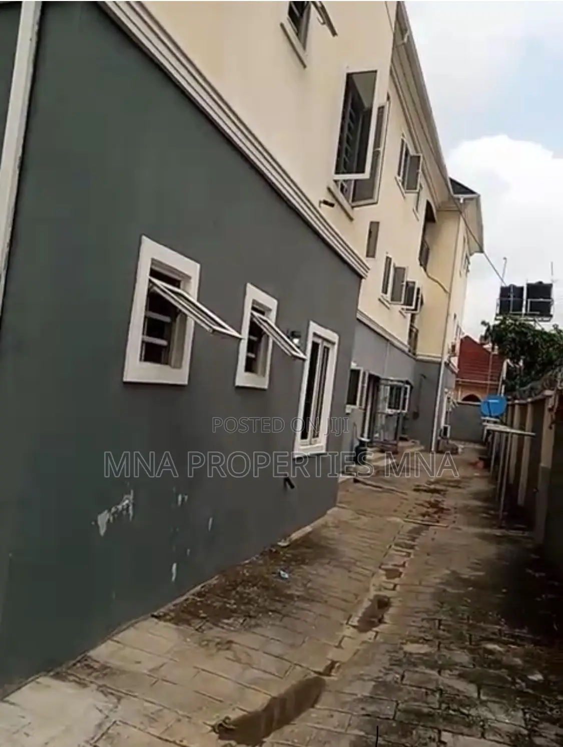 3bdrm Apartment in Kings Park Estate, Lugbe District for sale