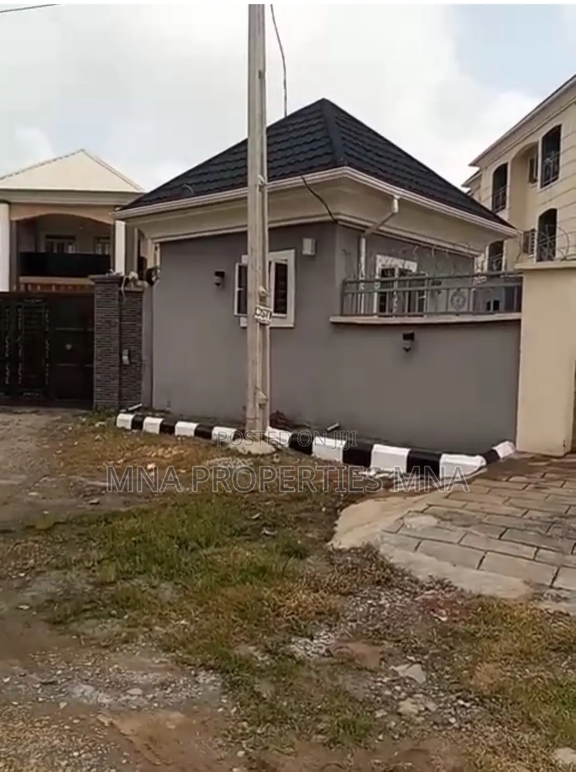 3bdrm Apartment in Kings Park Estate, Lugbe District for sale