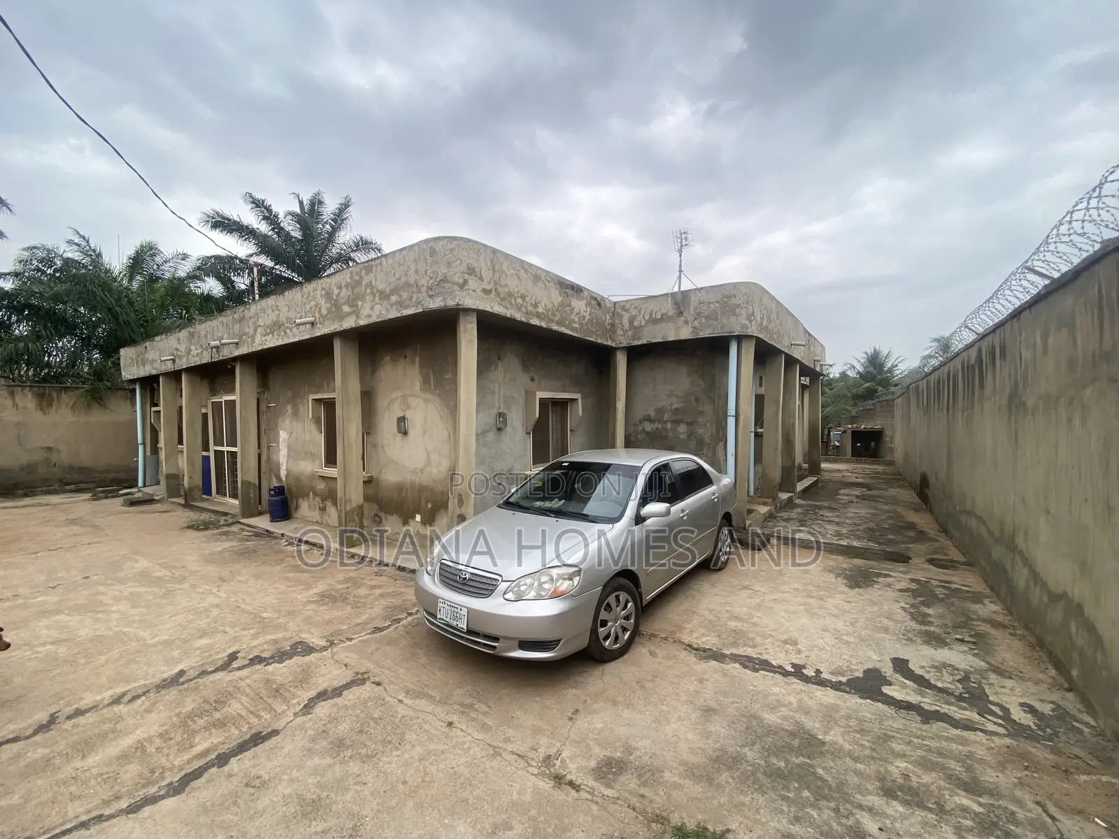 5bdrm Bungalow in Celica, Off New Ife-, Iwo Road for sale