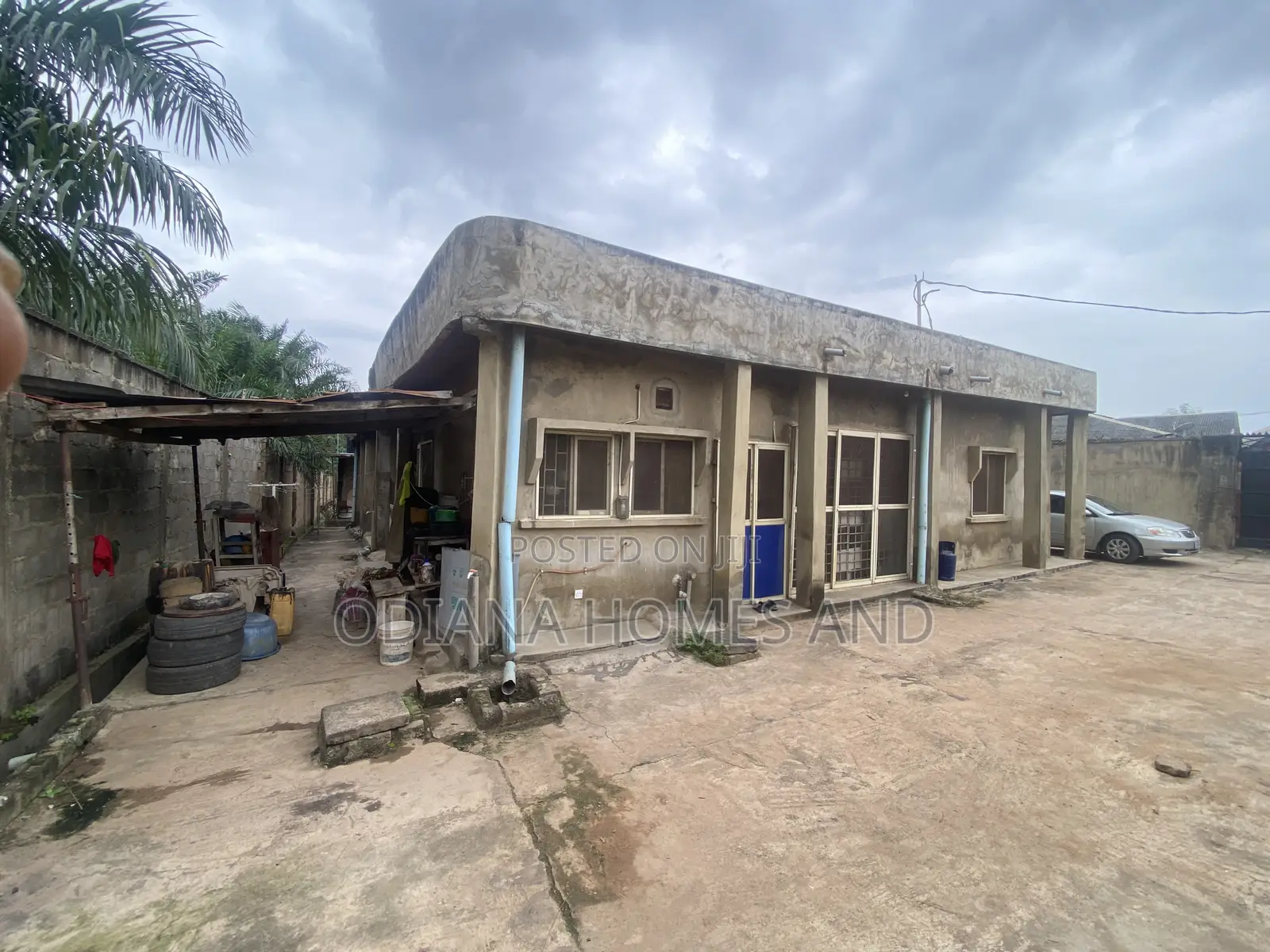 5bdrm Bungalow in Celica, Off New Ife-, Iwo Road for sale
