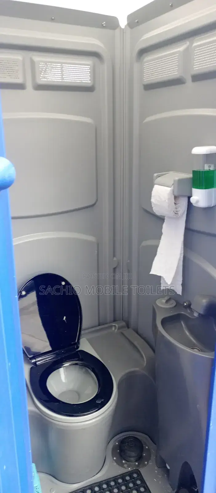 Rent Top Quality Mobile Toilets for Ceremonies