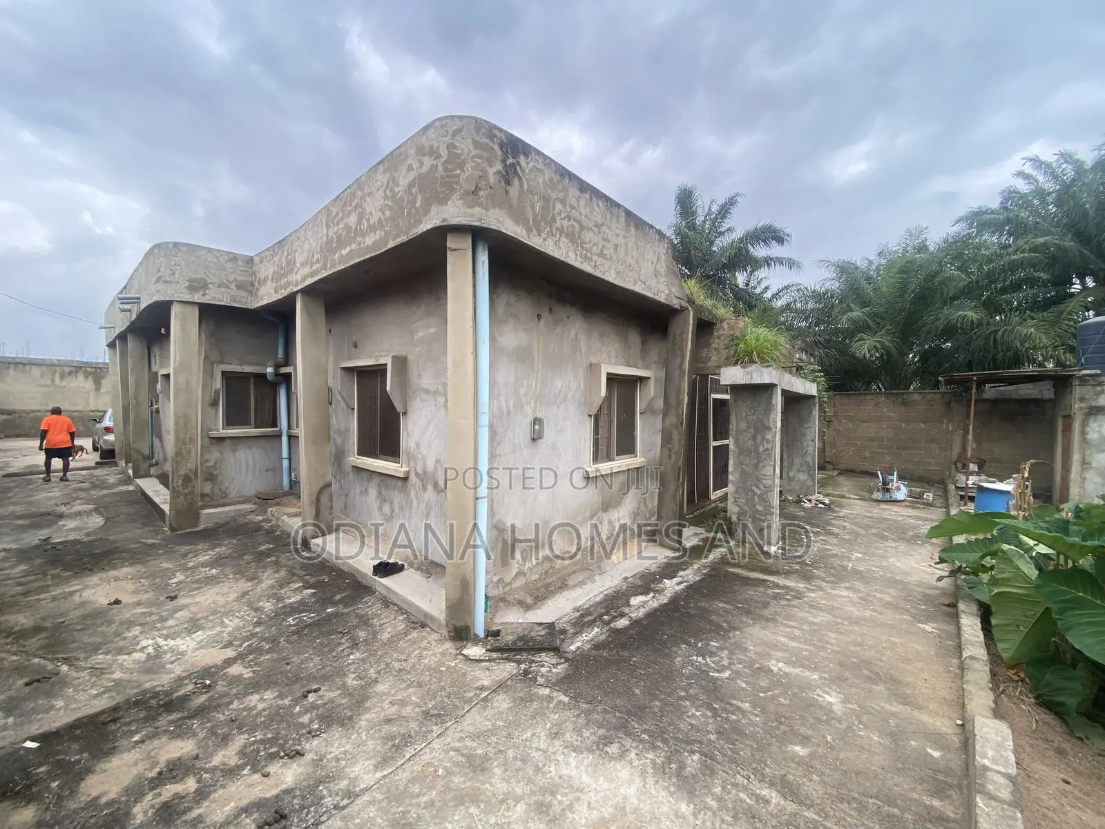 5bdrm Bungalow in Celica, Off New Ife-, Iwo Road for sale