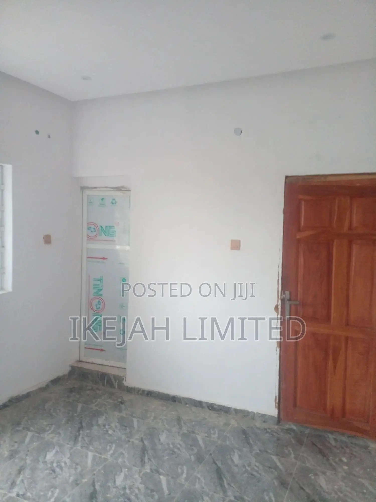 Furnished Studio Apartment in Ajayi Road for rent