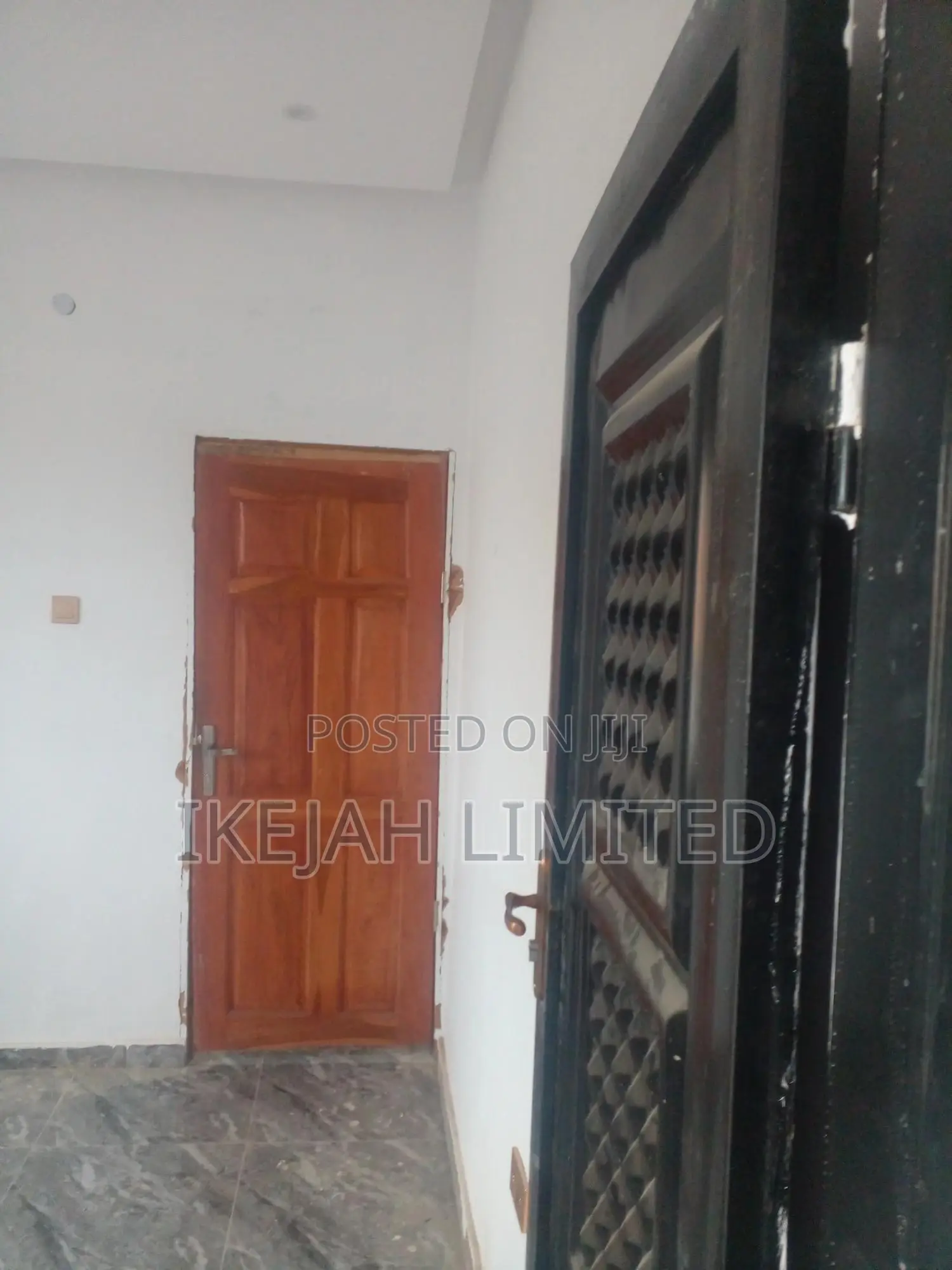 Furnished Studio Apartment in Ajayi Road for rent
