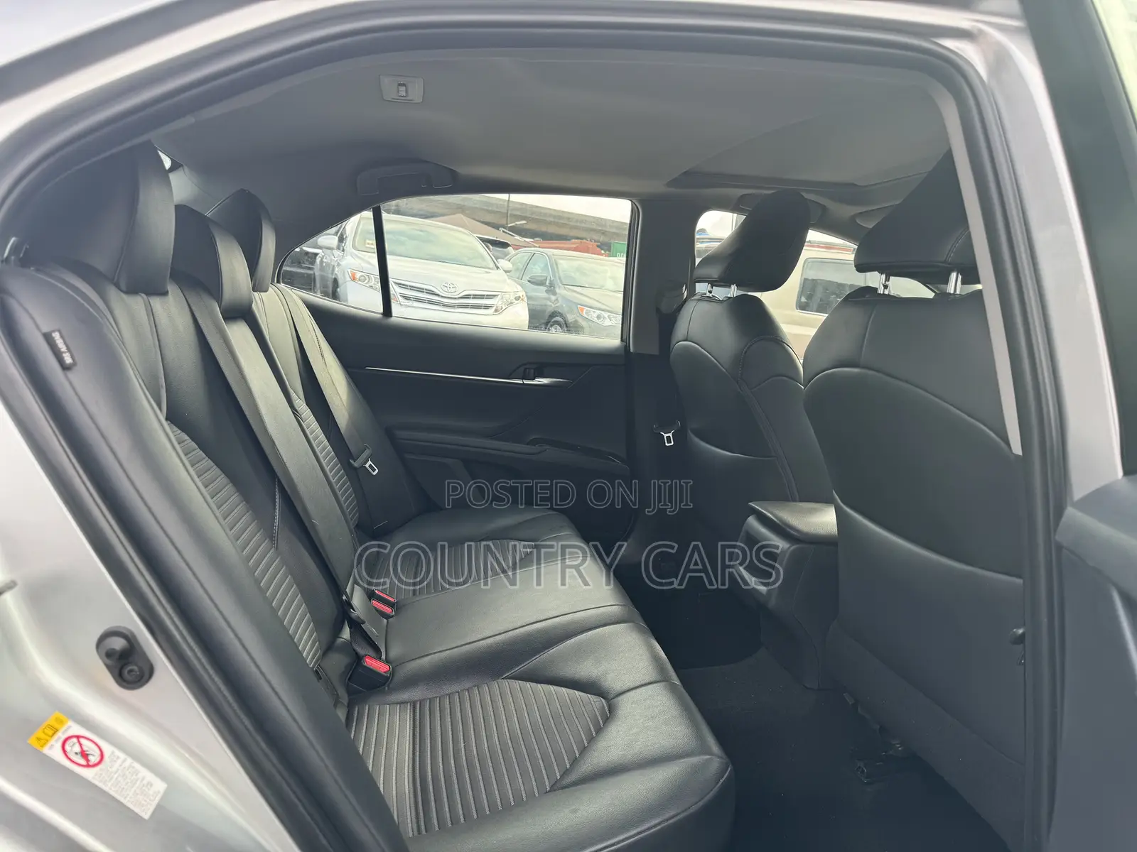 Toyota Camry SE (2.5L 4cyl 8A) 2019 Silver