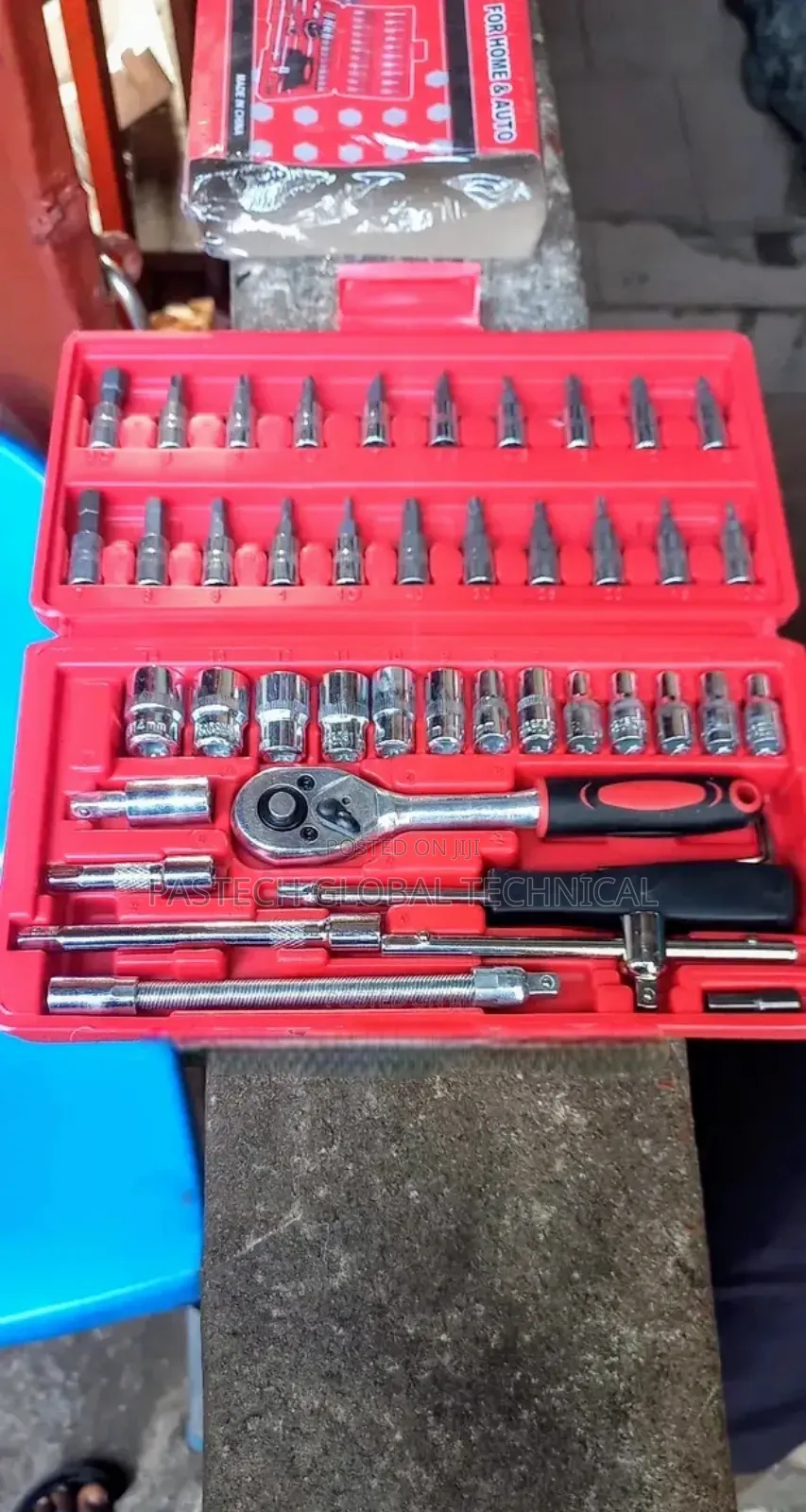46 Pieces Set of Ratchet Screwdrivers.