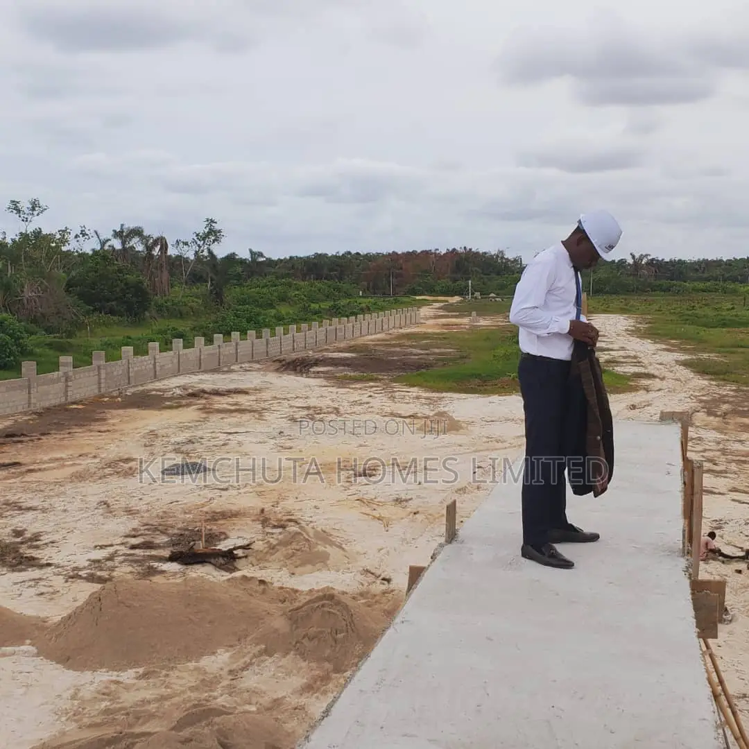 Grab a Plot of Land in a New Oxford Heights Awoyaya