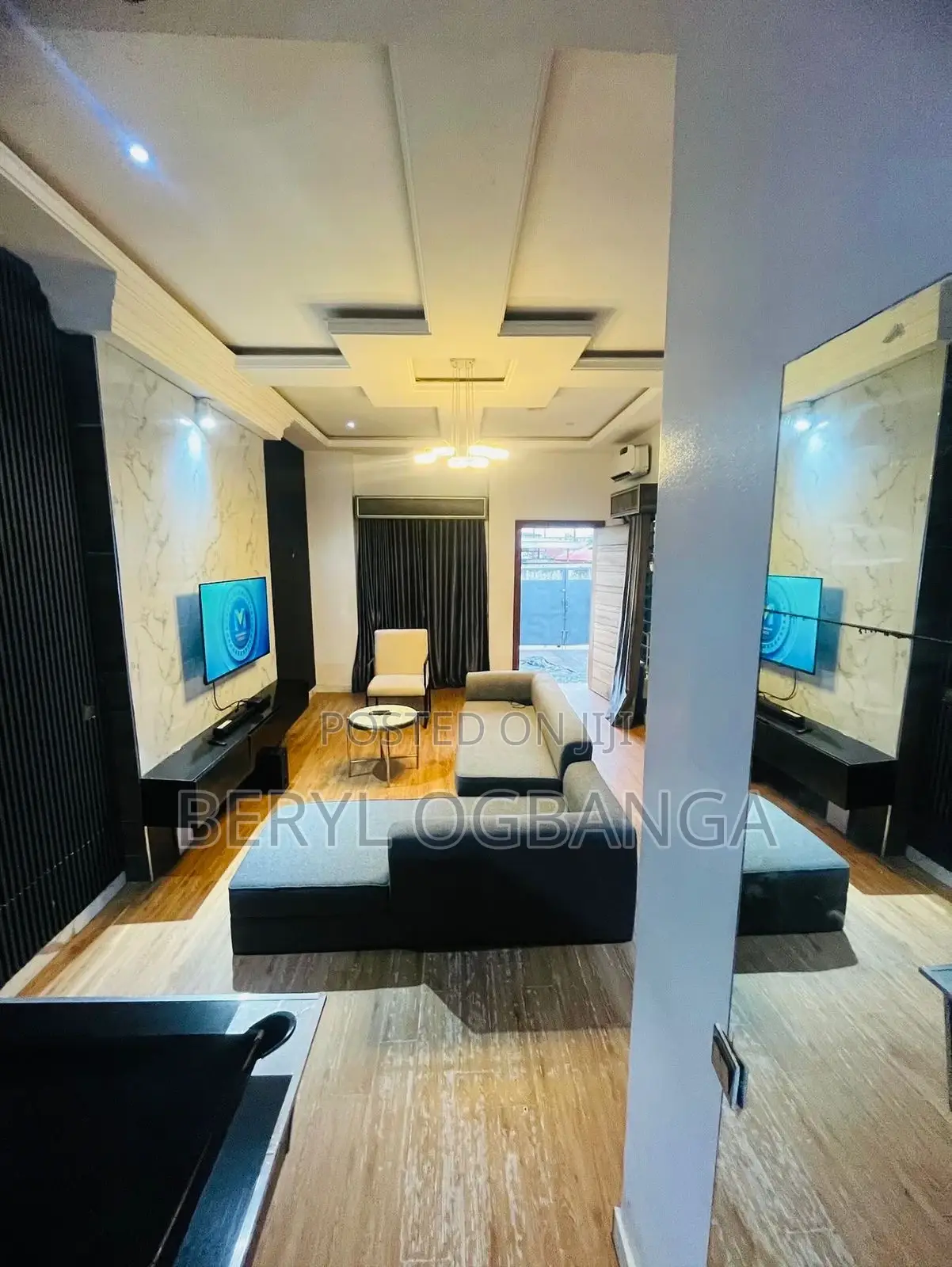 Luxurious 4 Bedroom Stand-Alone King-Sized Party Apartment