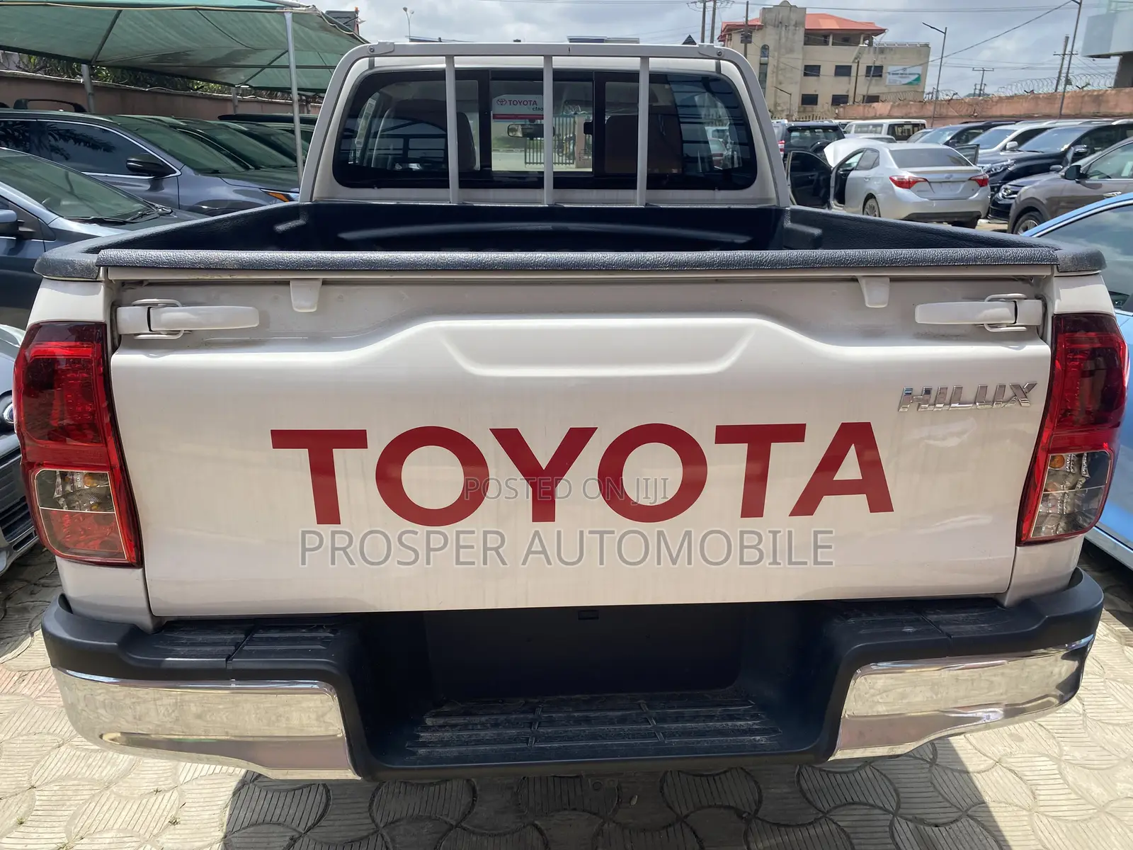 New Toyota Hilux 2023 White