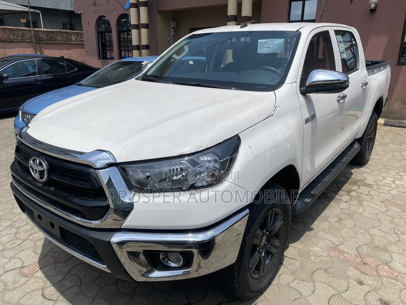 New Toyota Hilux 2023 White