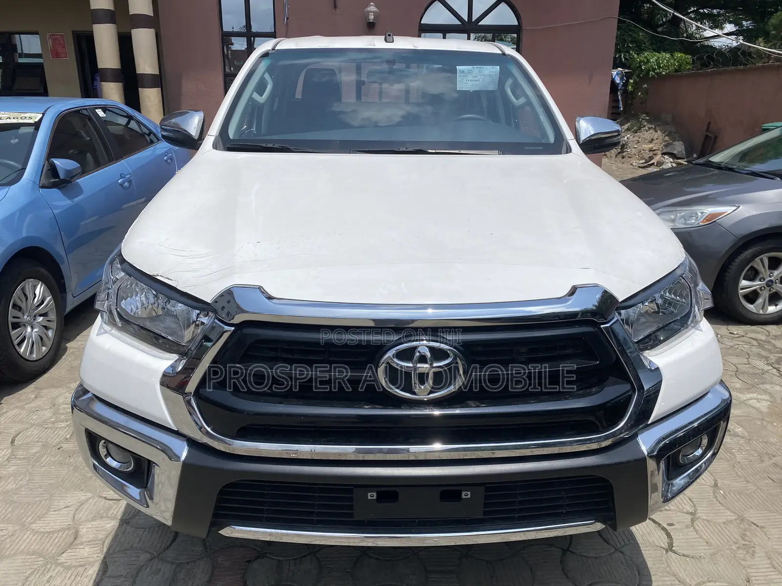 New Toyota Hilux 2023 White