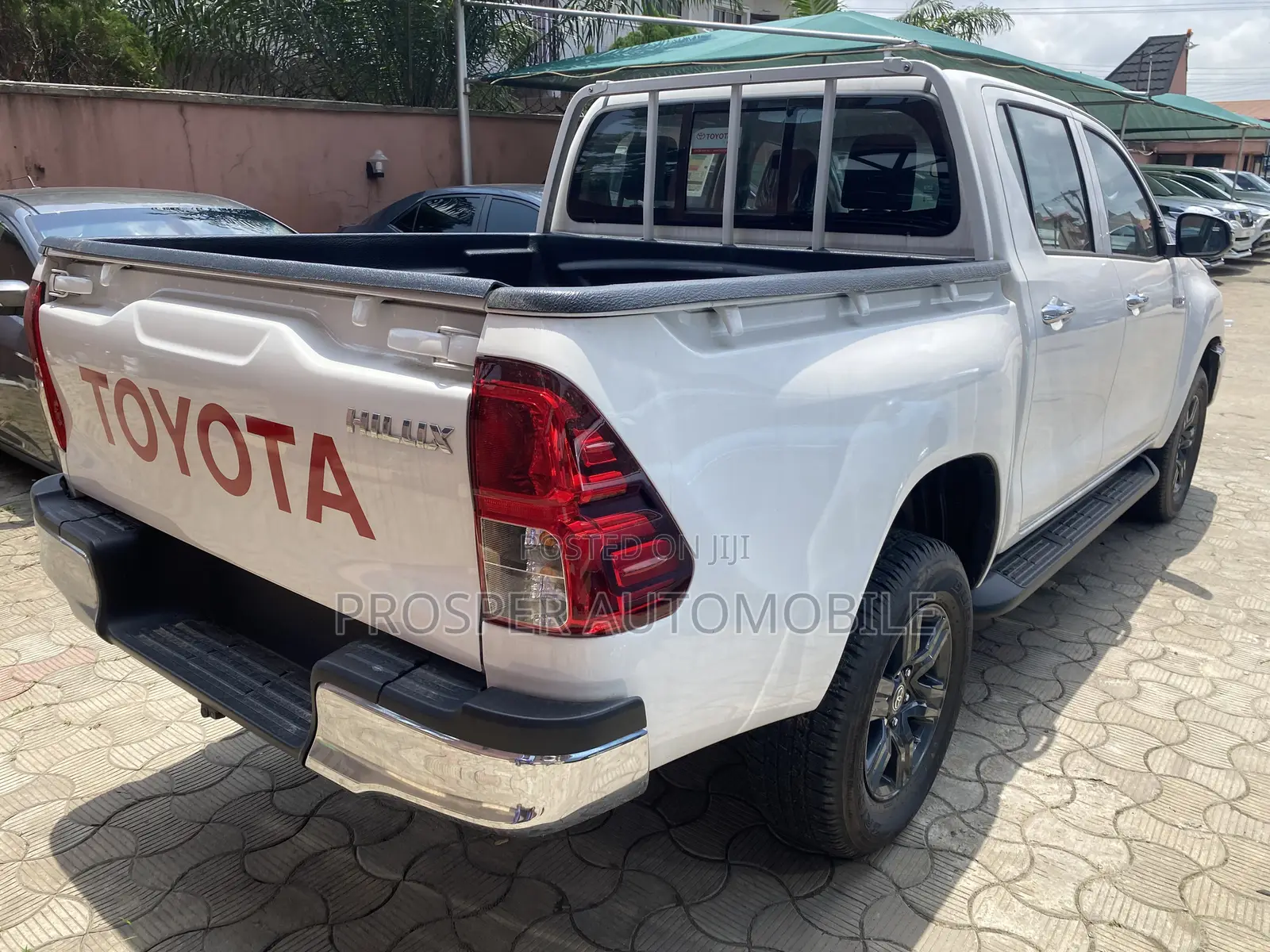 New Toyota Hilux 2023 White