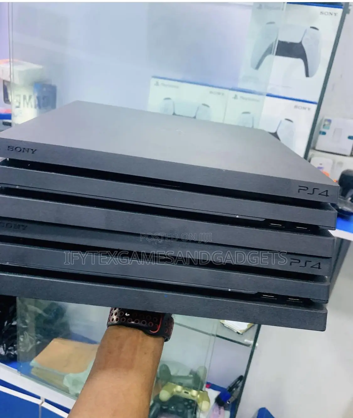 Uk Used Ps 4 Pro 1tb With 1 Pad and 12 Latest Games