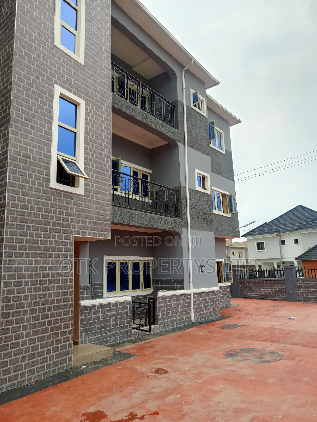 Furnished 2bdrm Block of Flats in Fo1, Kubwa for rent