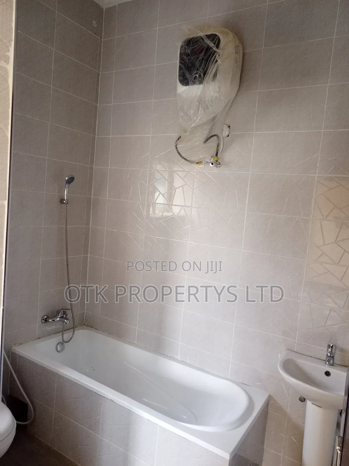 Furnished 2bdrm Block of Flats in Fo1, Kubwa for rent