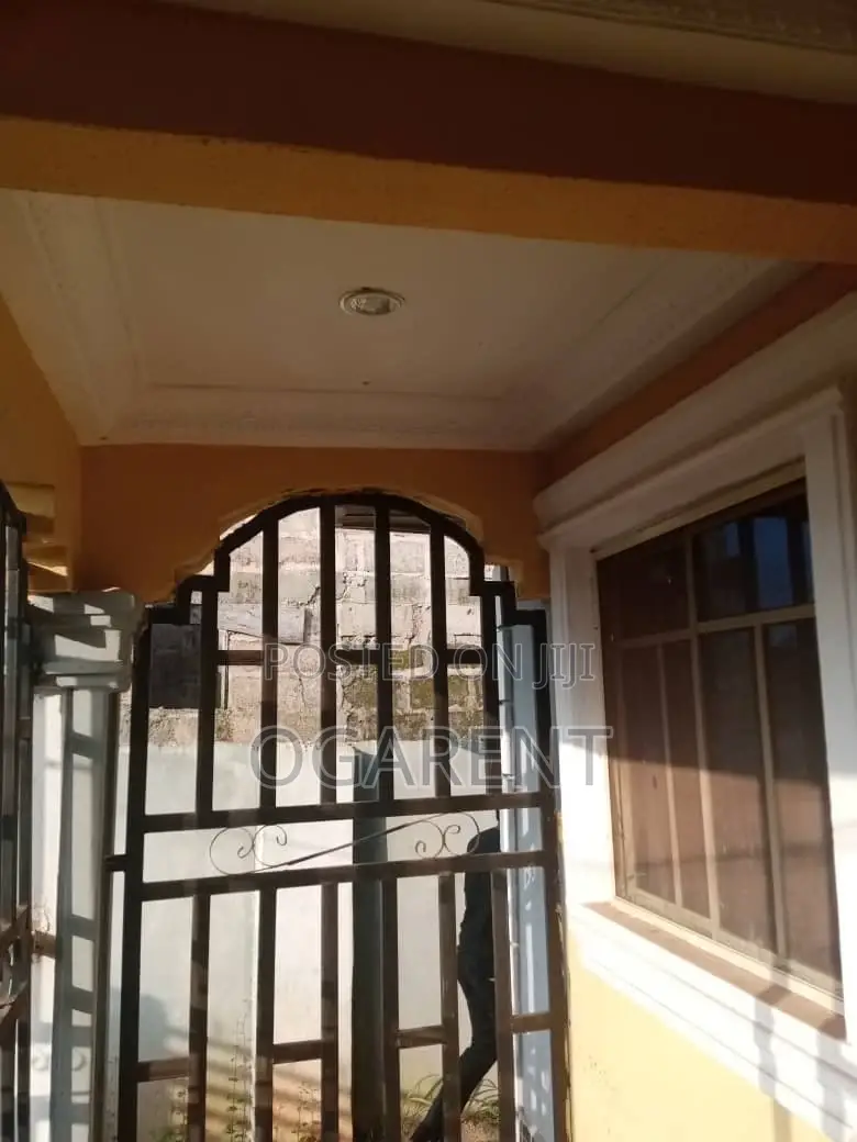 Furnished 2bdrm Apartment in Okabere, Sapele Road, Benin City for rent