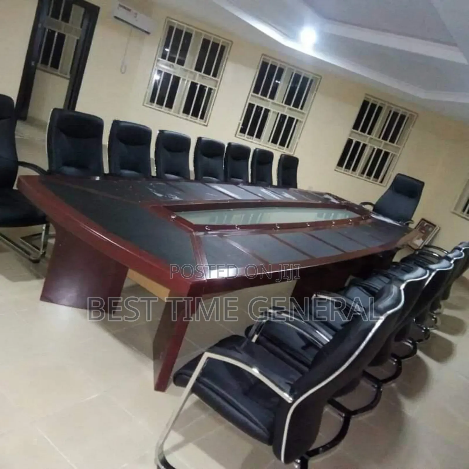 Exclusive Luxury Conference Table 20/18 Swatters