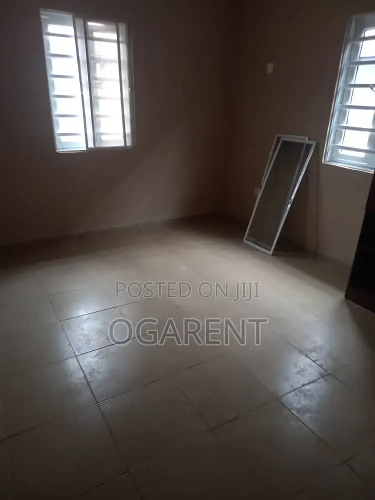 Furnished 3bdrm Apartment in Limit, Sapele Road, Benin City for rent