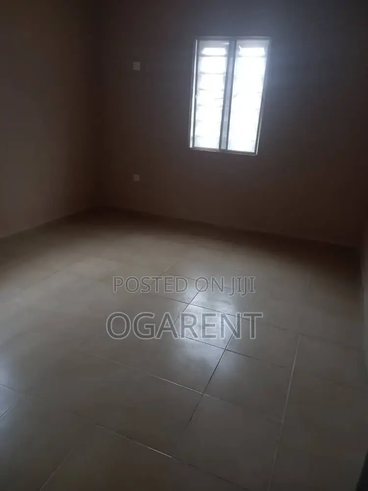 Furnished 3bdrm Apartment in Limit, Sapele Road, Benin City for rent