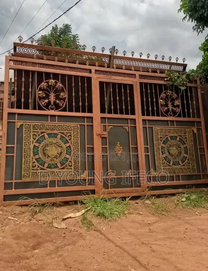 Morden Transparent Gate