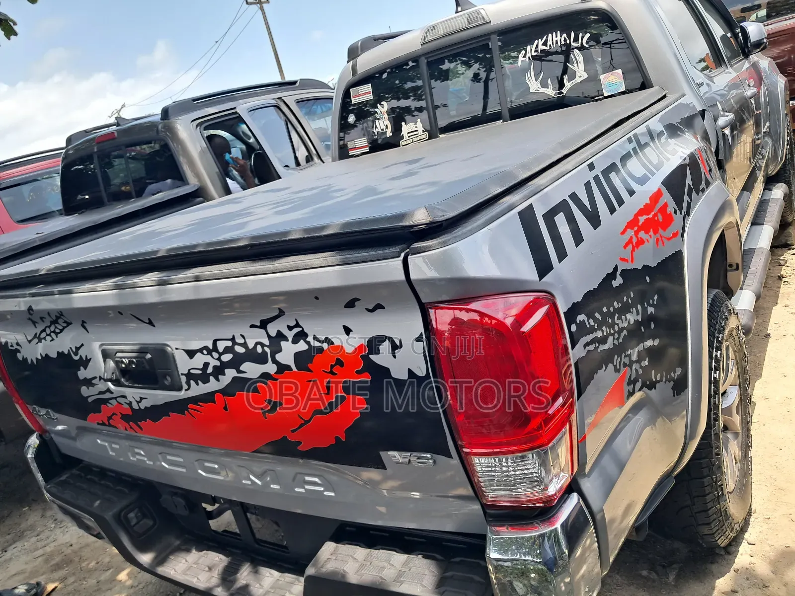 Toyota Tacoma 4dr Access Cab 4WD 6.1 ft. SB (2.7L 4cyl 5M) 2015 Gray