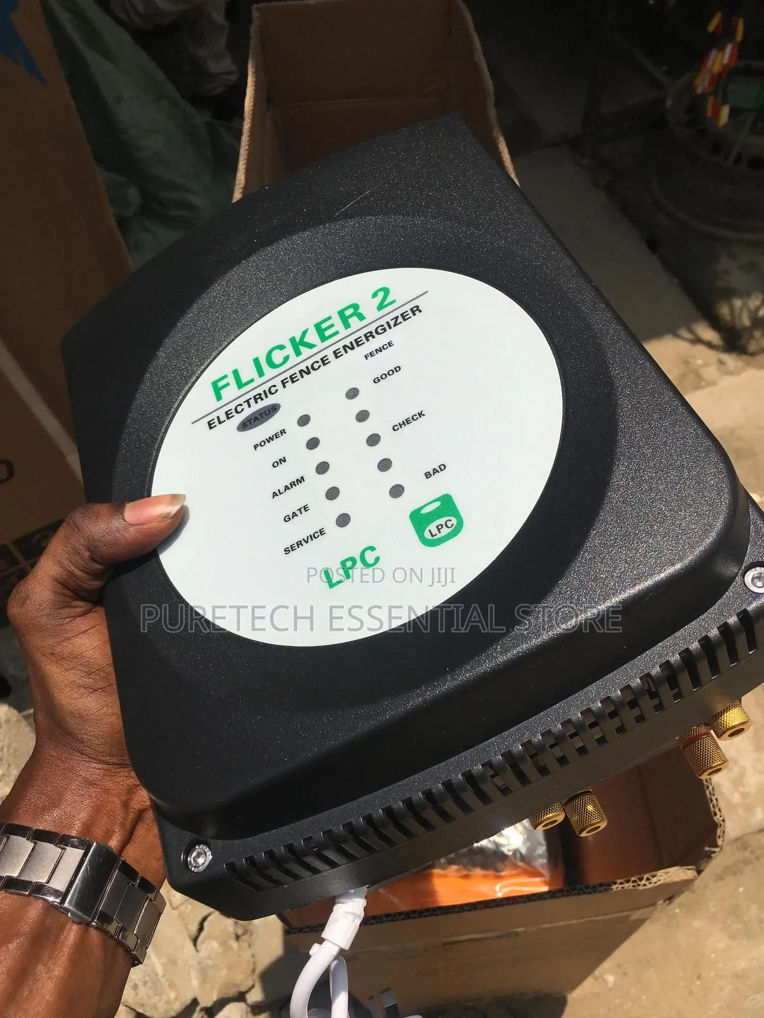 Electric Fence Energizer With Rechargeable Battery