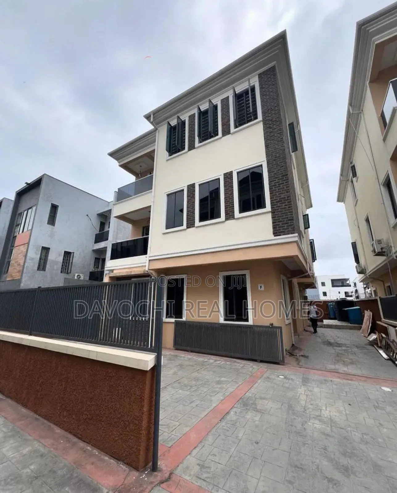 5bdrm Duplex in Lekki Ikate for rent