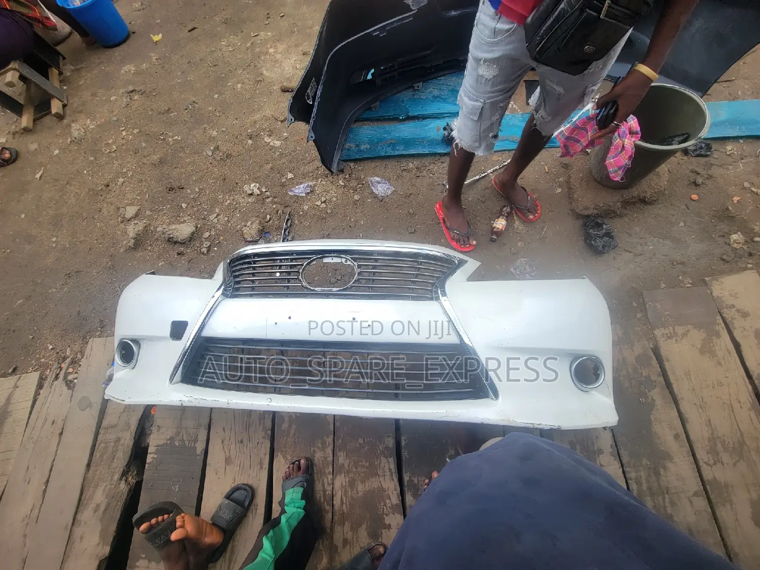 Front Bumper Es350 2015