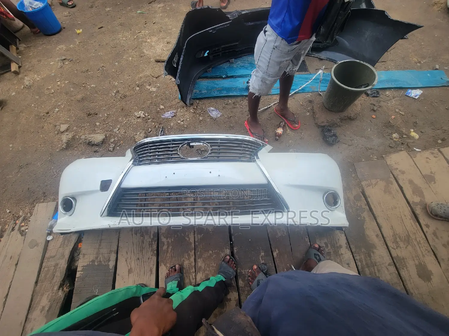 Front Bumper Es350 2015