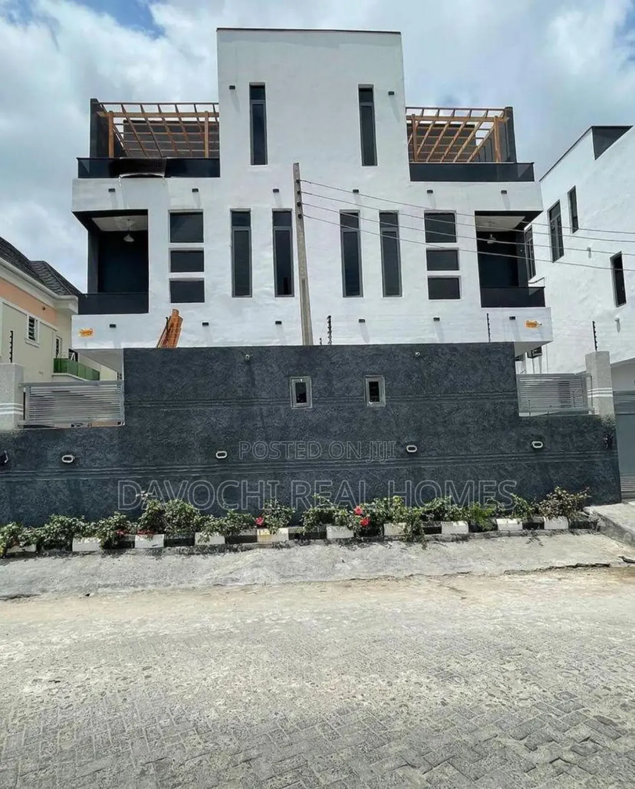 4bdrm Duplex in Osapa London Estate, Lekki for rent