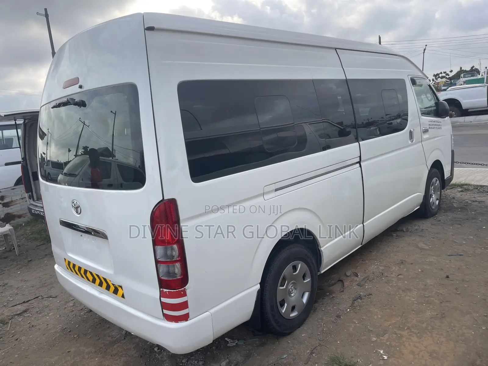 Toyota HiAce 2018 White