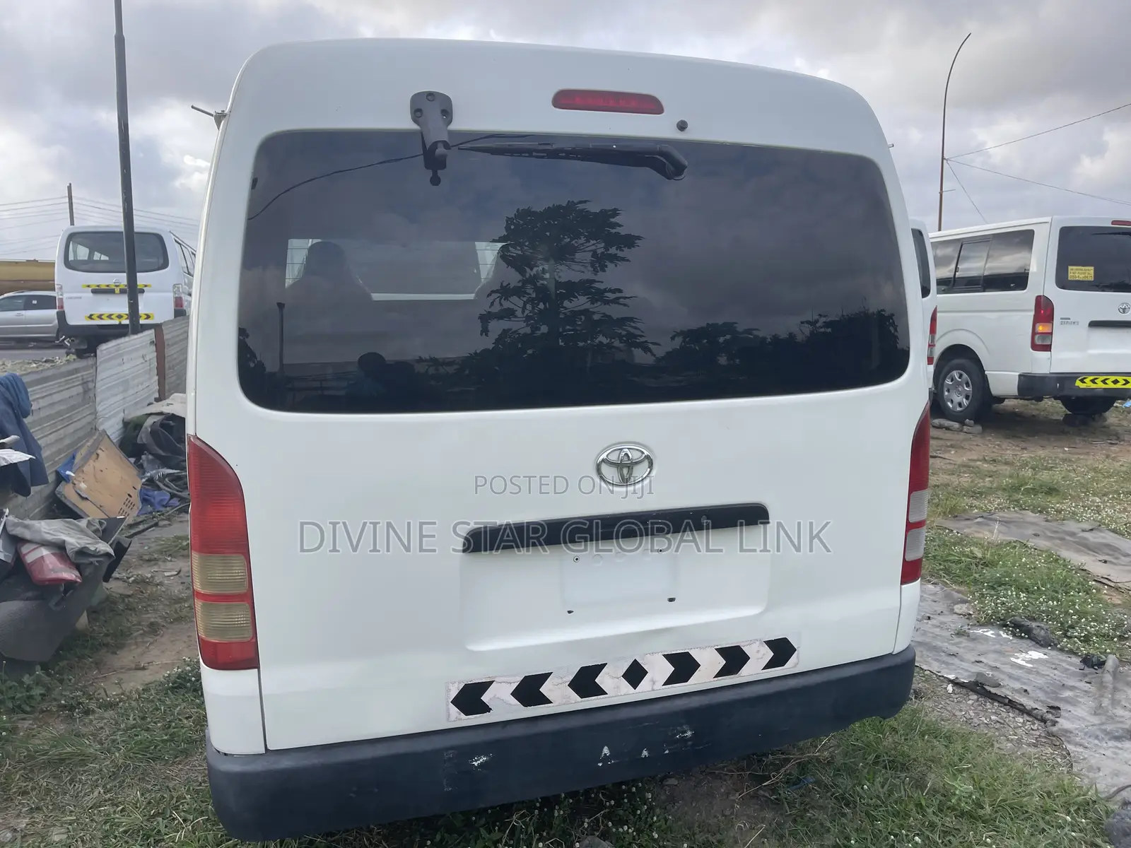 Toyota HiAce 2013 White