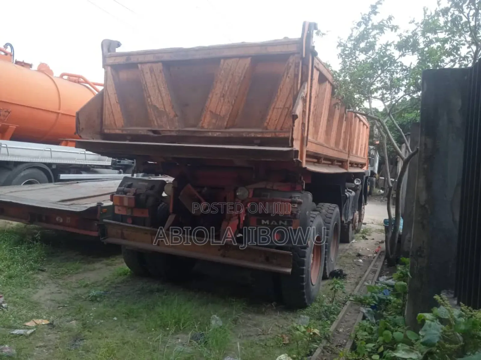MAN Tipper 12tyres