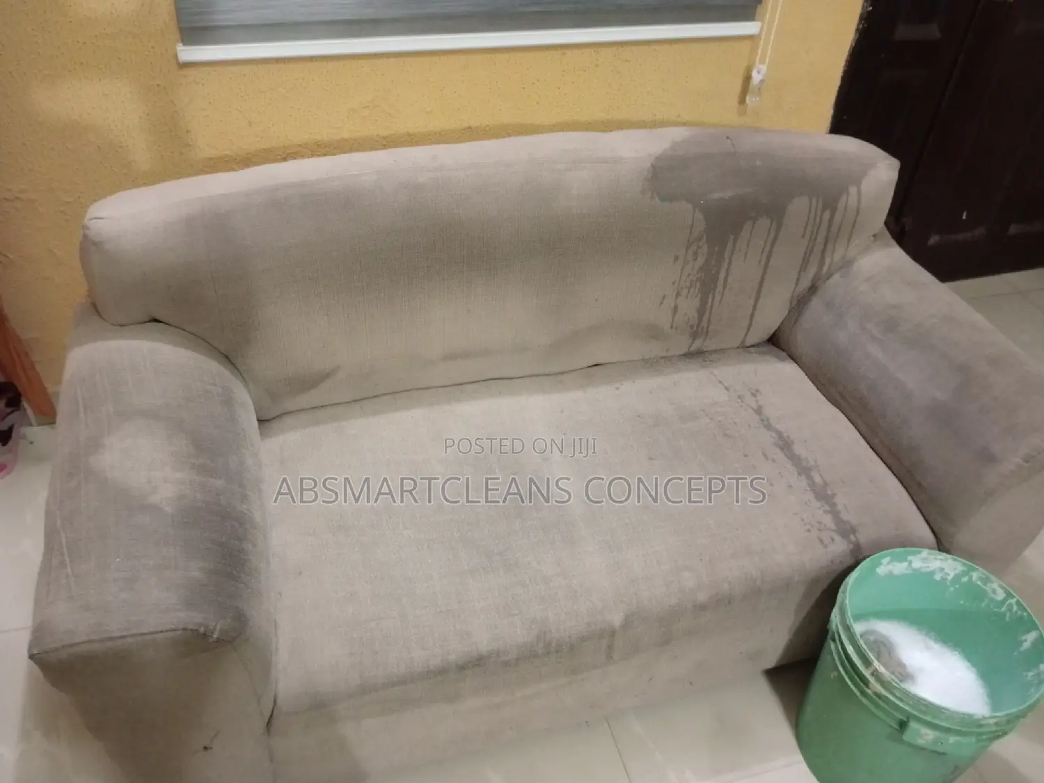 Details Couch Cleaning