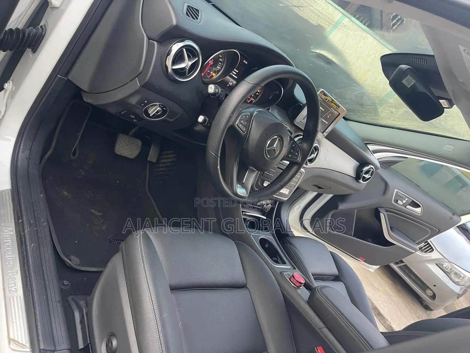 Mercedes-Benz GLA-Class 2019 White