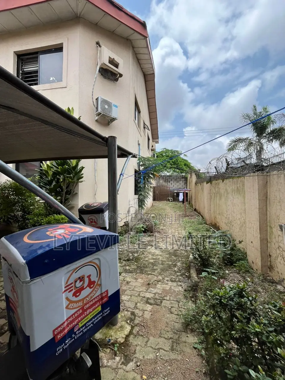 4bdrm Duplex in Utako for sale