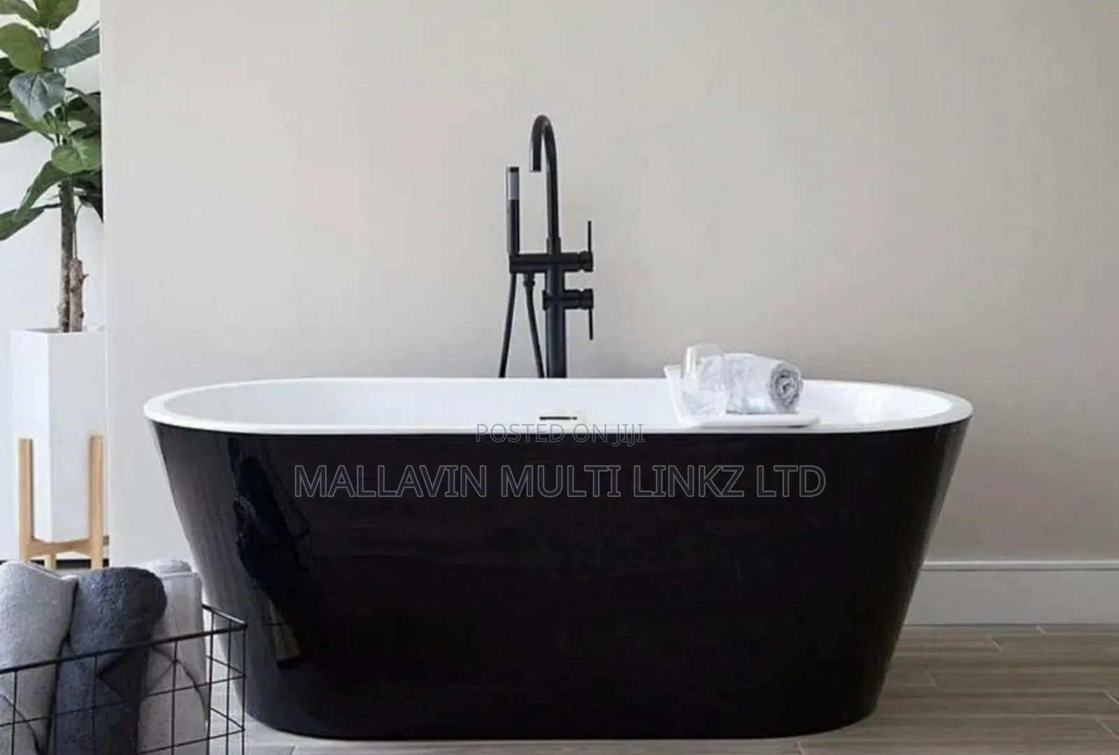 Black and White Freestanding Bathtubs
